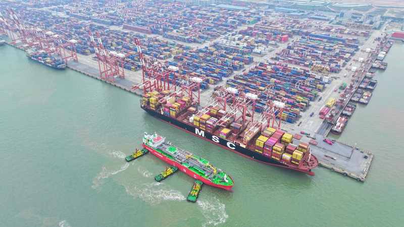 广州港实现“锚地+码头”全模式LNG加注，助力货主降本增效与绿色航运升级