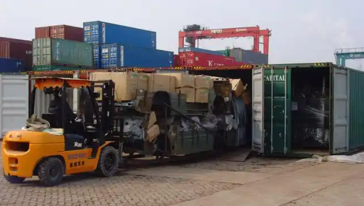 海内海运中什么是客栈转运及港内装箱拆箱，，流程是怎么样的？？？