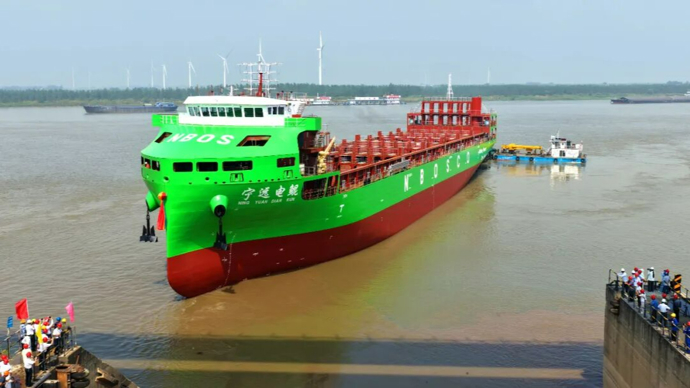 历史性突破！全球最大万吨级纯电动智能海船，乐成下水